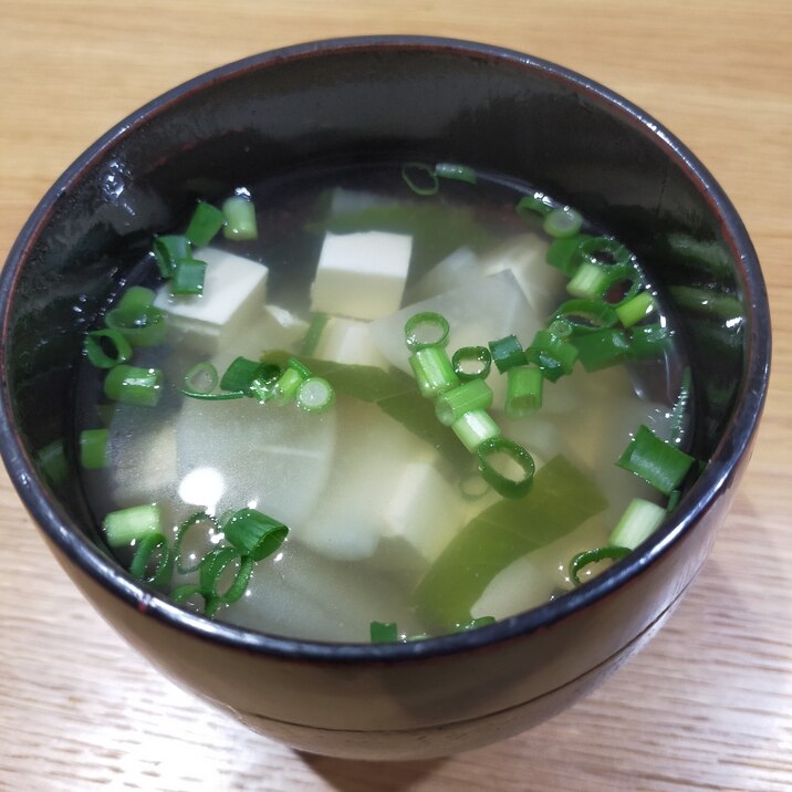 大根と豆腐で簡単すまし汁